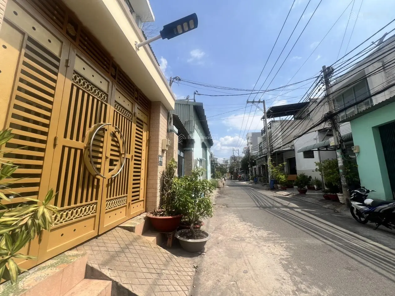 Bán nhà riêng, đường trước nhà 8m, thuận tiện KD, văn phòng, giá 7,6 tỷ VND tại Bình Tân, HCM