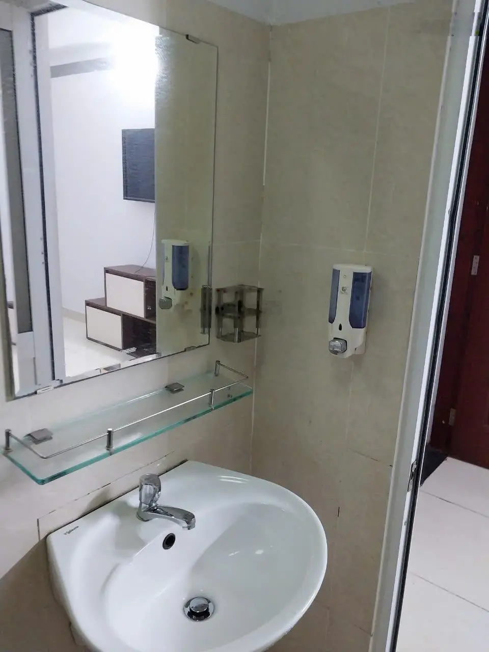 Kẹt tiền bán gấp căn IDICO Tân Phú 2PN tặng lại nội thất giá 1,68tỷ thương lượng. LH 0933 734 *** Duy