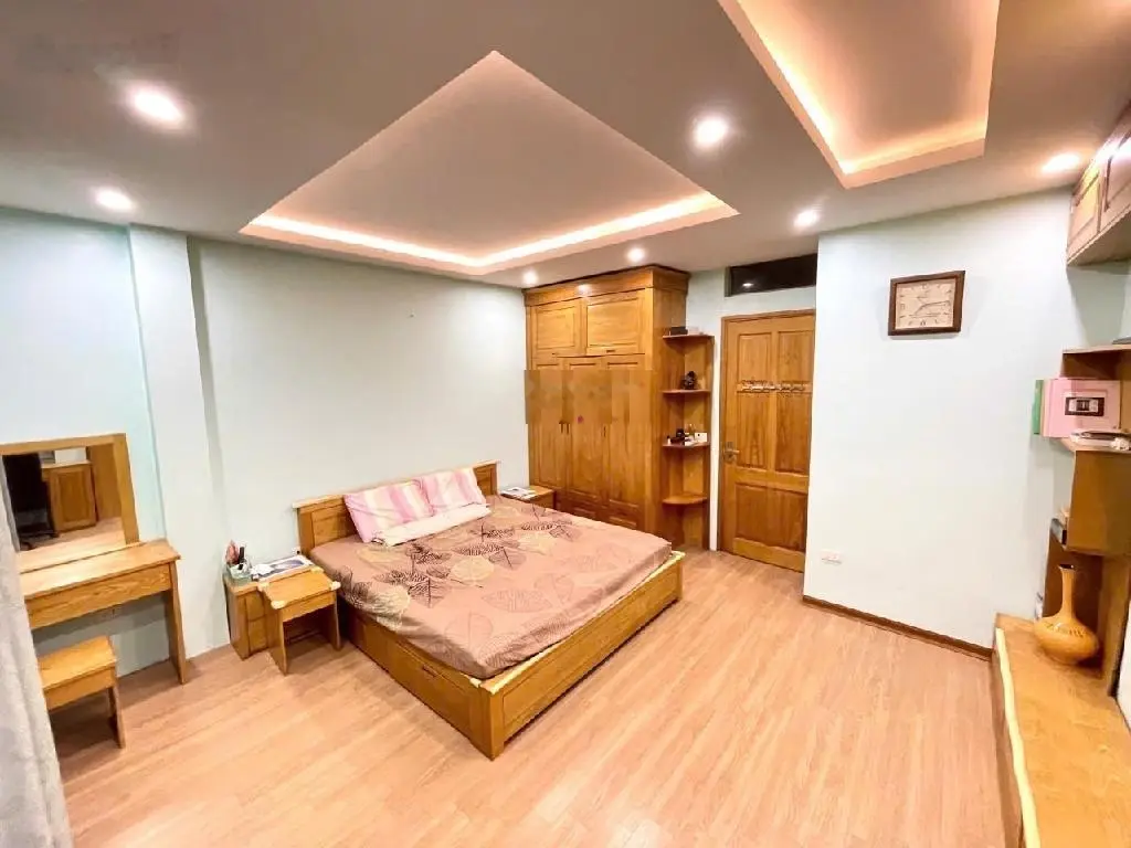 Bán nhà Ngọc Thụy,LB. 5 tầng 35m, ô tô tránh, 10m ra mặt phố Ngọc Thụy. Nhỉnh 6 tỷ