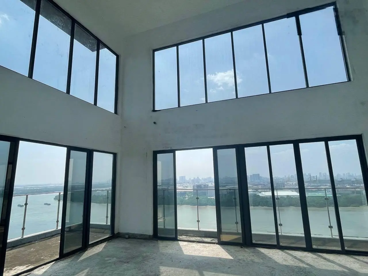 Penthouse 507m2 quận 1, 5PN, 48 tỷ, giao thô, nhận nhà ngay cách Q1 1 con sông, view sông