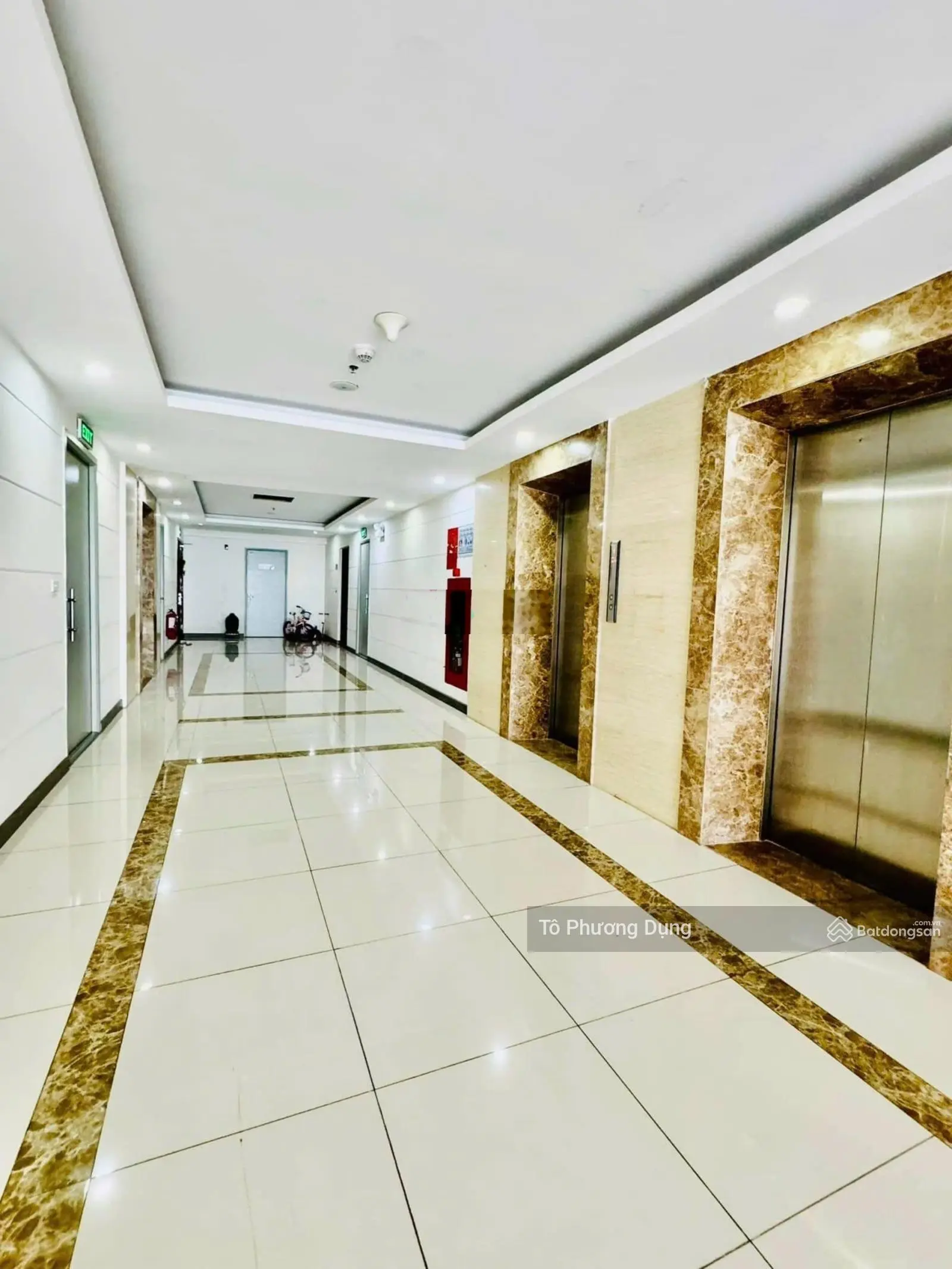 Bán căn góc CC Handiresco - 31 Lê Văn Lương - 4 pn - full nội thất - view triệu đô - LH 0844 866 ***