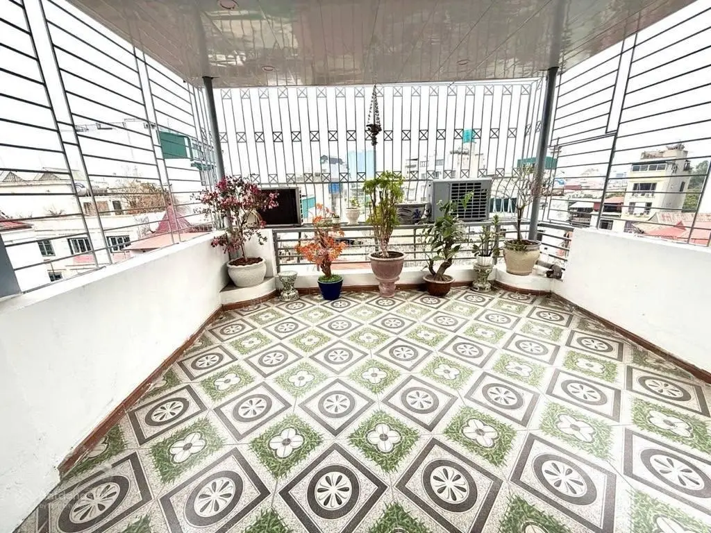Giá rẻ! Nhà dân xây Phố Khúc Thừa Dụ, Dịch Vọng, cách phố 50m, ô tô đỗ gần, 40m2x5T