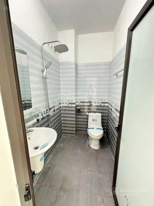 Dưới 2 tỷ nhà Phụng Châu 34m2x4T ô tô cách 10m. 2p ra đến chợ, trường học chỉ 1,83tỷ