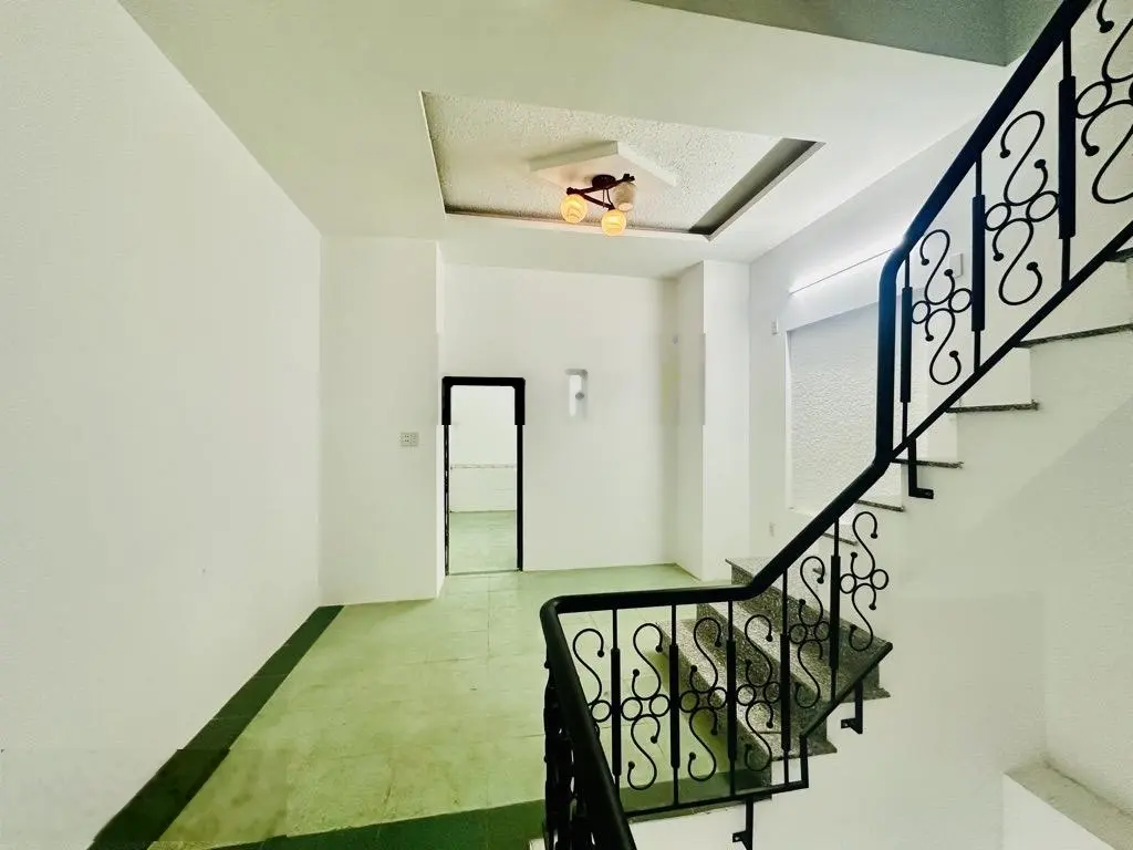 Nhà 3 tầng kiên cố - 62m2 - đường 5m ngay chợ đống đa - nhỉnh 4 tỷ
