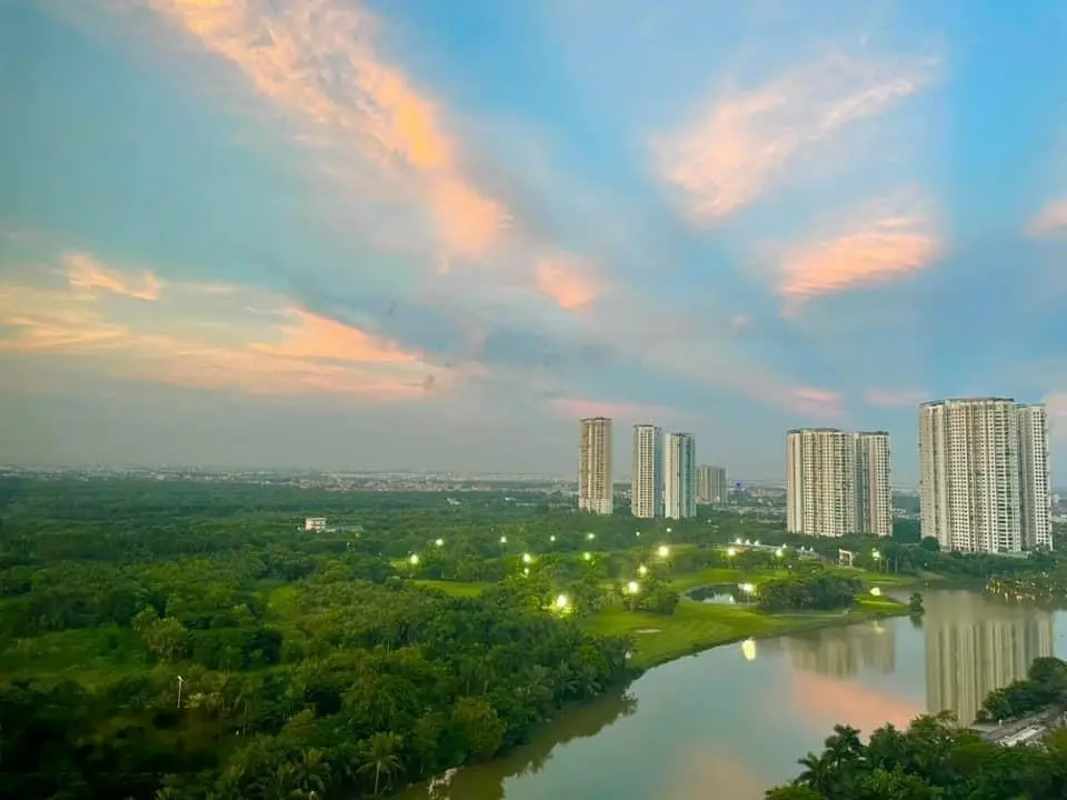 Mời mua căn hộ 2 phòng ngủ 2 vệ sinh 65m2 view hồ thiên nga Ecopark 2.X tỷ