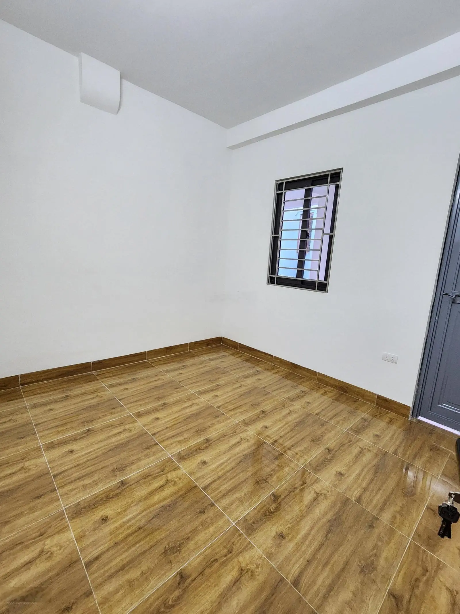 Chị gái nhờ bán hộ nhà mới 30m2, 5 tầng, mặt tiền 4m. Nam Từ Liêm