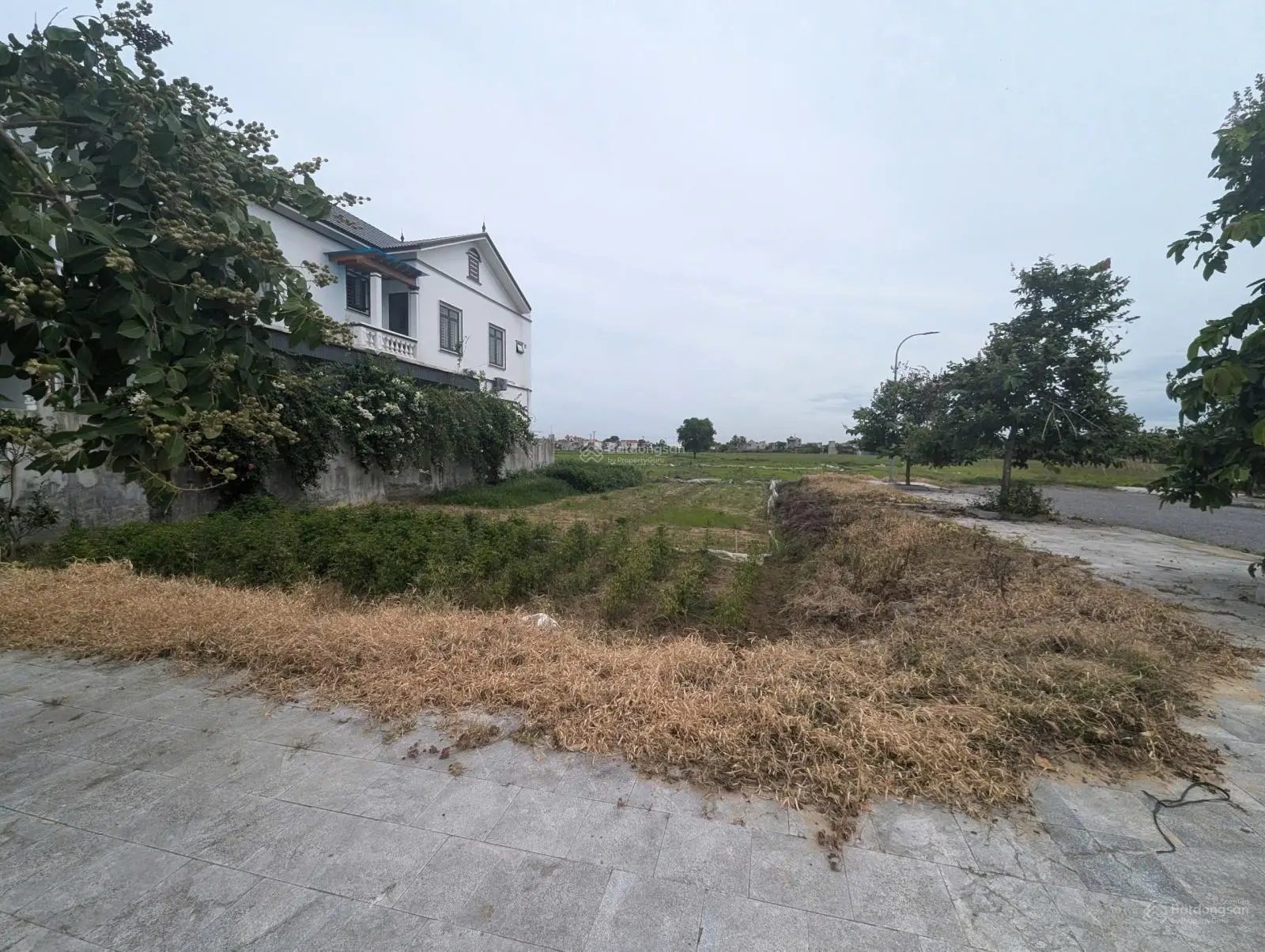 Đất nhà không làm sản xuất nữa cần bán cho ai có nhu cầu