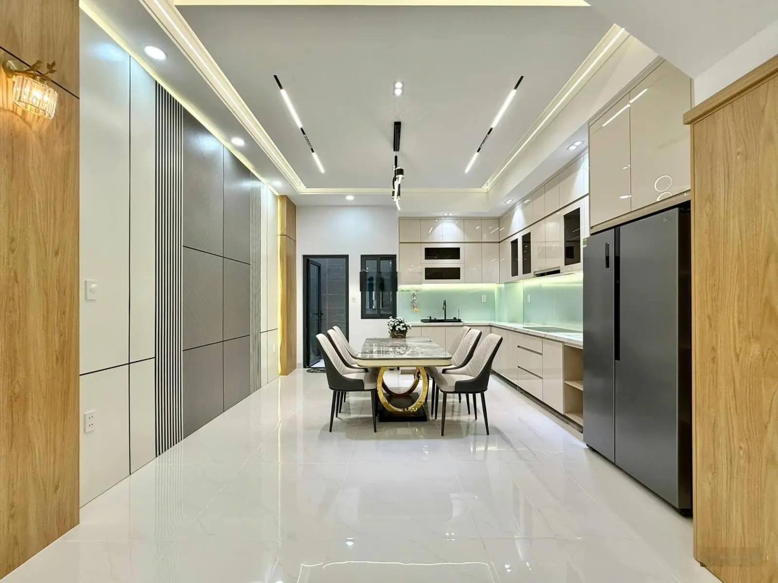 Bán căn nhà 525/9/38 Quang trung P10 ngay BV Hồng Đức 3tầng 4PN 5WC full nội thất 4.35x15m