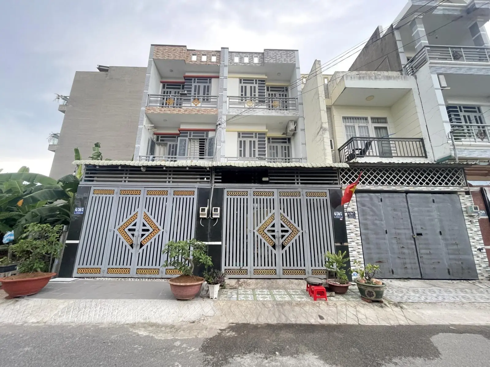 Nhà 3 tầng hiệp bình phước, đường 8m khu phân lô giá cực tốt: 5.5 tỷ (68m2) - nhà thơm giá ngon