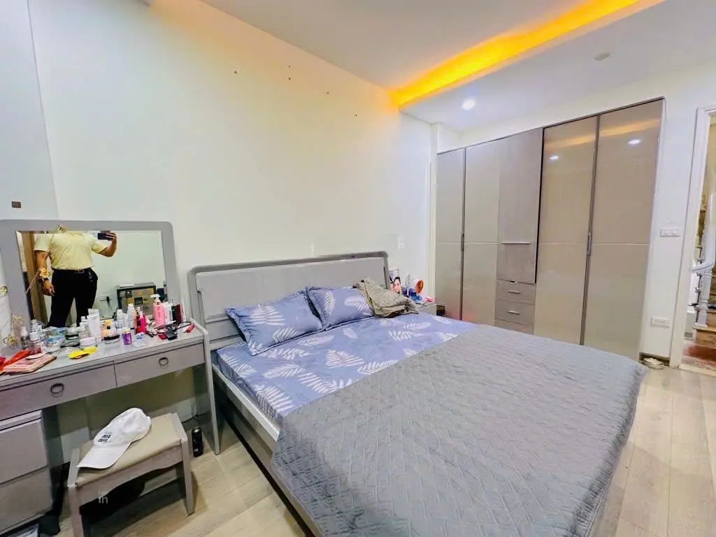 Cần bán căn nhà riêng An Dương, đẹp, thông thoáng, ở ngay. 30m2, 5 tầng