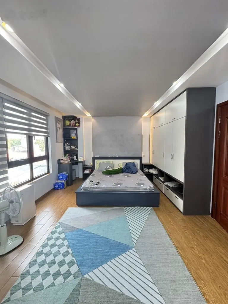 Bán nhà bồ đề dân xây 40m mt 6m 6 tầng thang máy tặng full nội thất gần cầu chương dương hồ sinh t