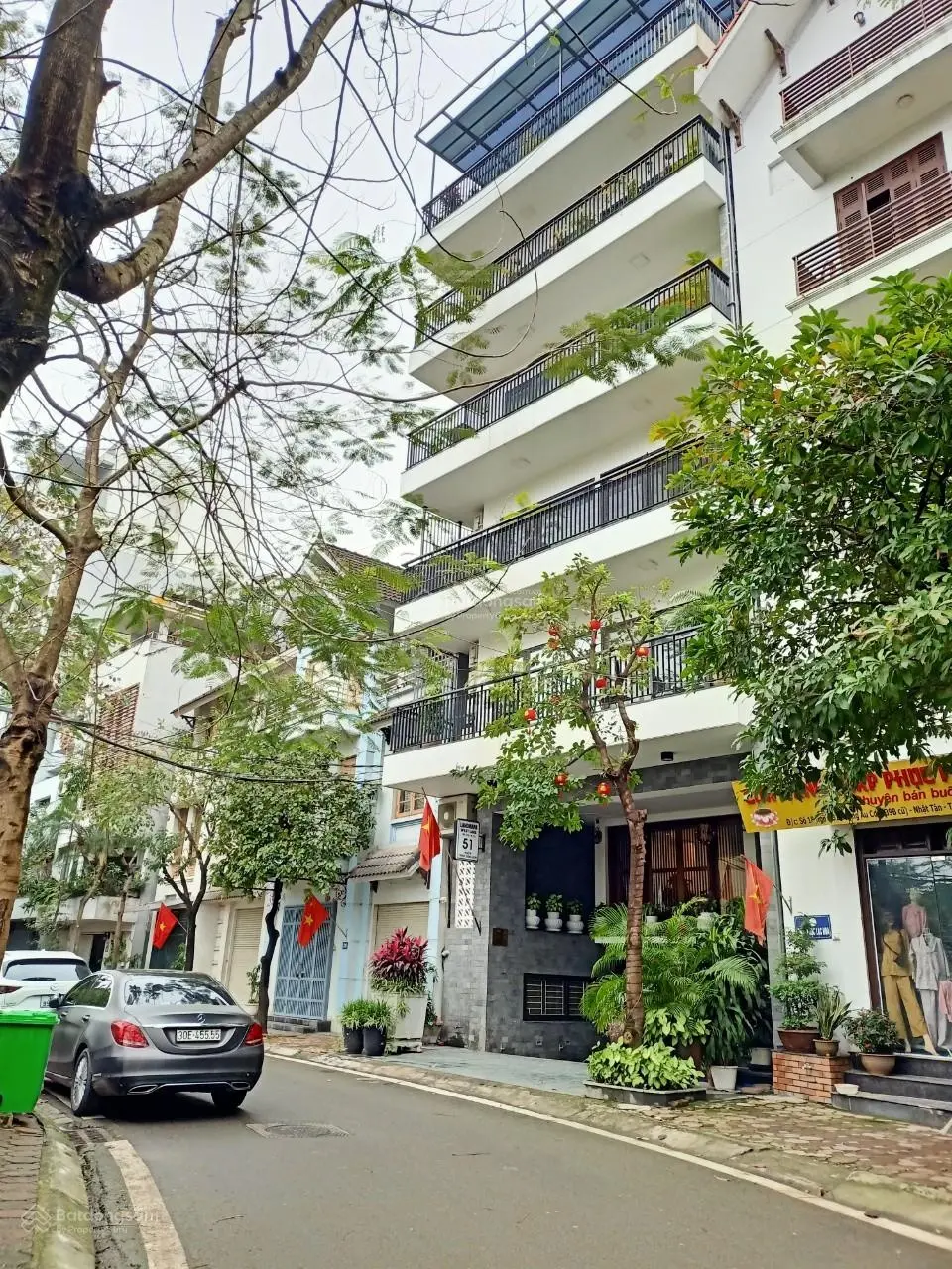 Bán nhà phố Nguyễn Khánh Toàn, Đông Quan, Cầu Giấy 71m2, 7 tầng, 45 chỗ đỗ cửa nhỉnh 19 tỷ