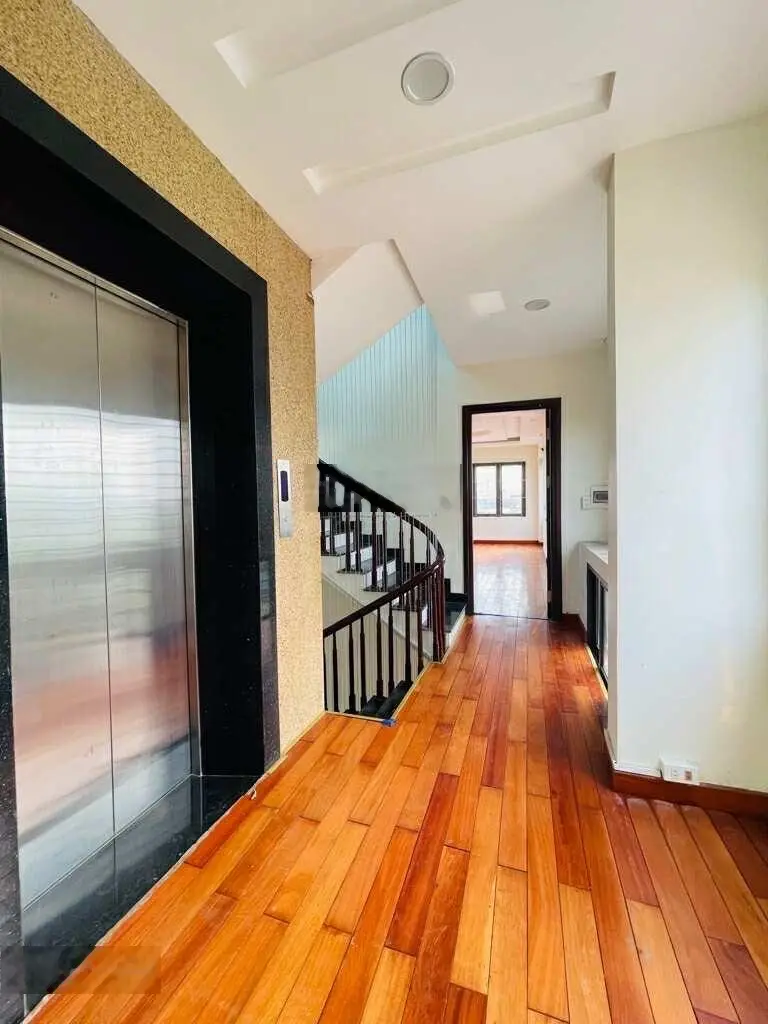 Bán nhà phố trương định 69m2 7 tầng - thang máy - ô tô tránh - kinh doanh văn phòng - cho thuê tốt