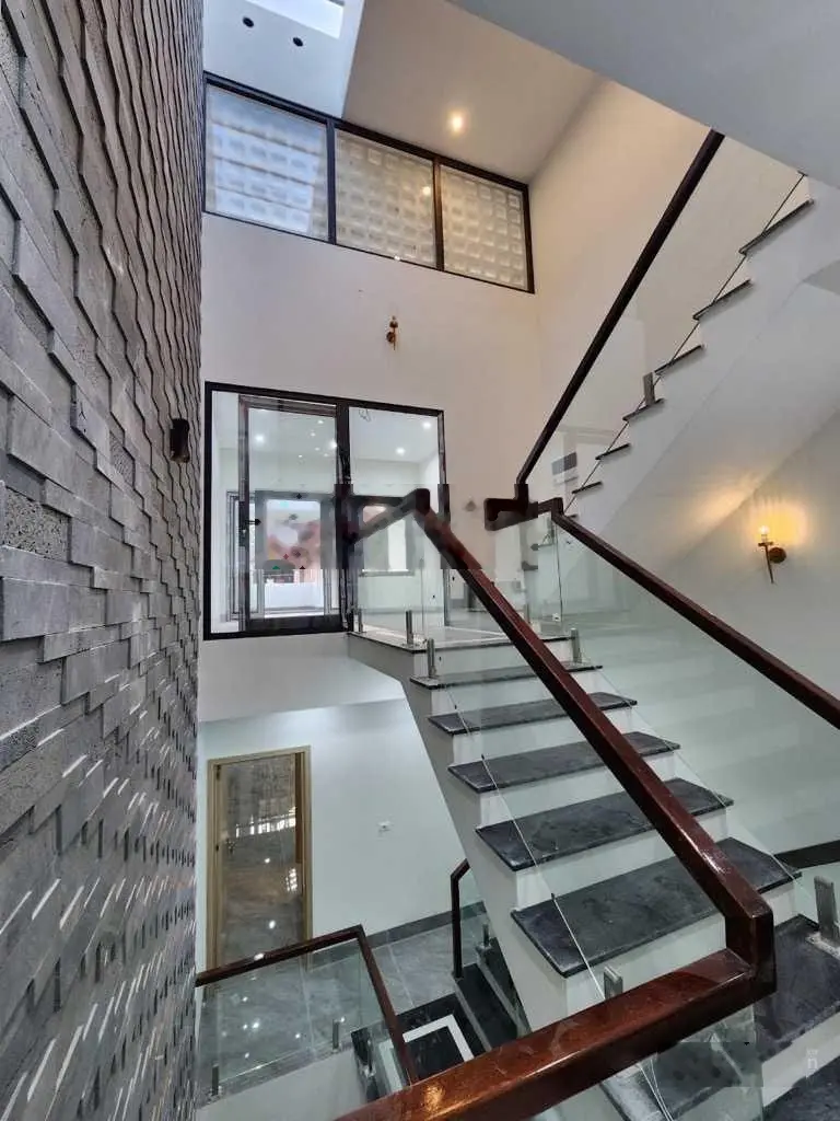 Nhà mới cứng - gara ô tô - 100m2 quá hiếm tại Trâu Quỳ - ô chờ thang máy - tiện ích bạt ngàn