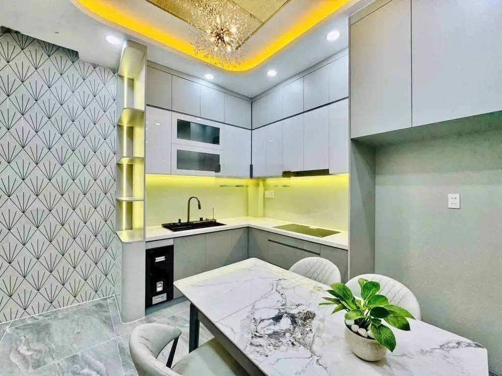 Chú Năm đi mỹ định cư bán gấp nhà giá rẻ tại đường Bàu Bàng, P13, Tân Bình| Giá 3,270 tỷ| DT 44m2