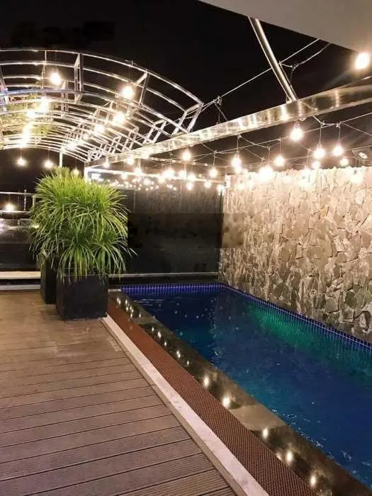 Bán nhà đẹp lung linh, hồ bơi sân thượng, 7 tầng, 2 mặt đường, sát Hoàng Diệu, 87m2, 21 tỷ