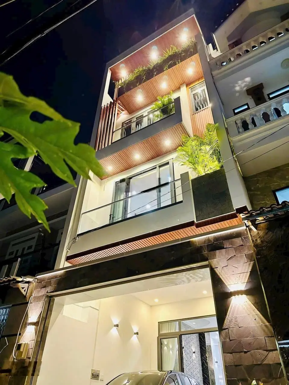 Nhà ngộp ngay bùi văn thêm p9 phú nhuận dt 45,6m giá 3 tỷ 980 hẻm 6m oto quay đầu thoải mái