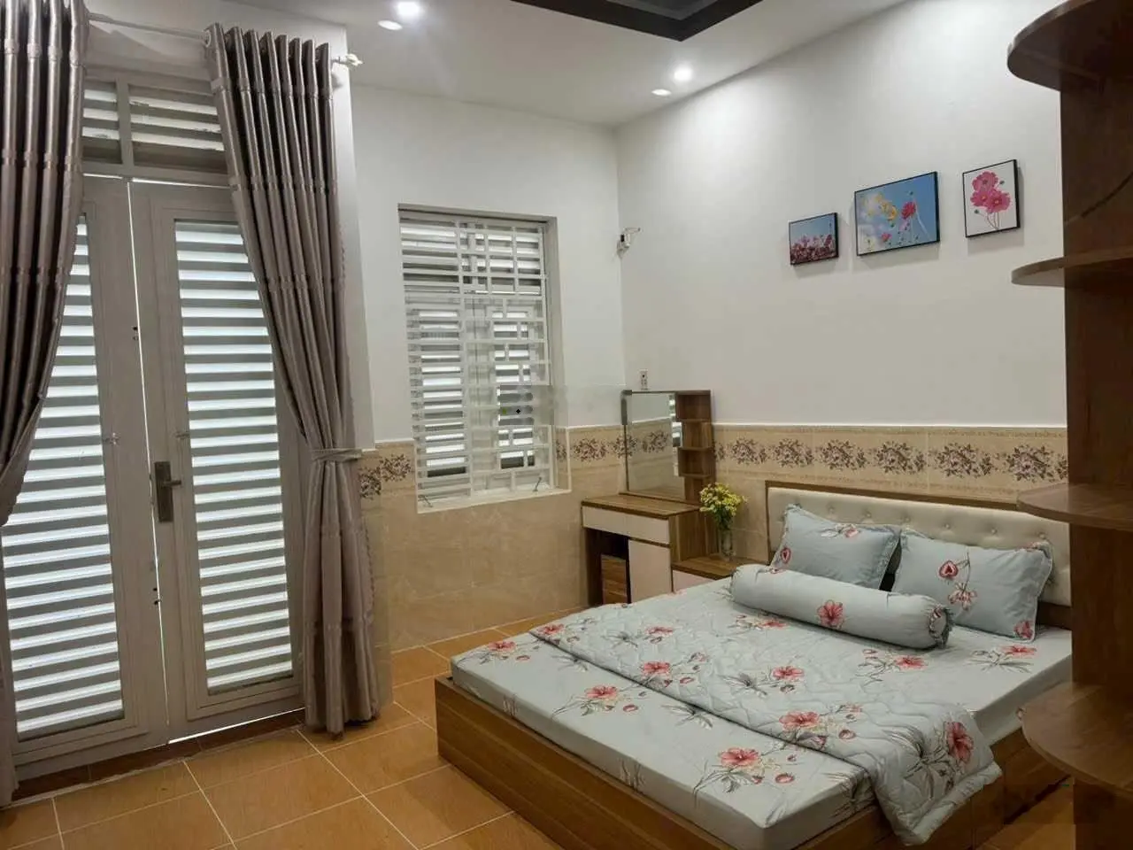 Bán gấp nhà - tặng full nội thất gỗ cao cấp