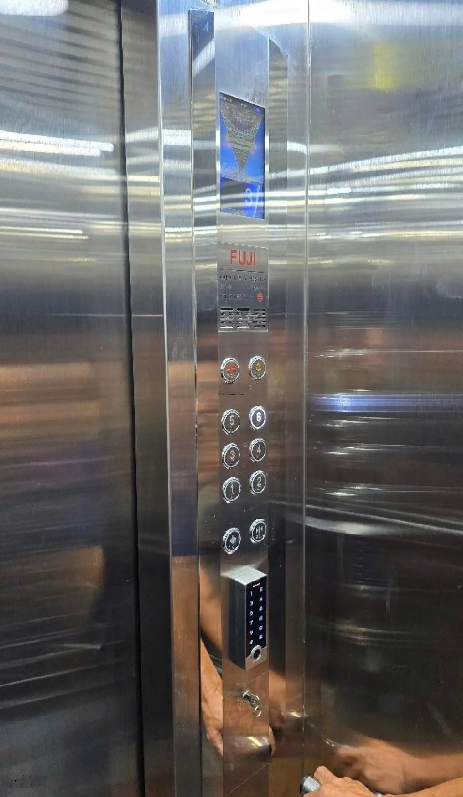 Bán nhà dân xây tại Xuân La, 54m2, 6 tầng , mặt tiền 6m ,có thang máy, gần phố ,ở ngay, giá 11,2 tỷ
