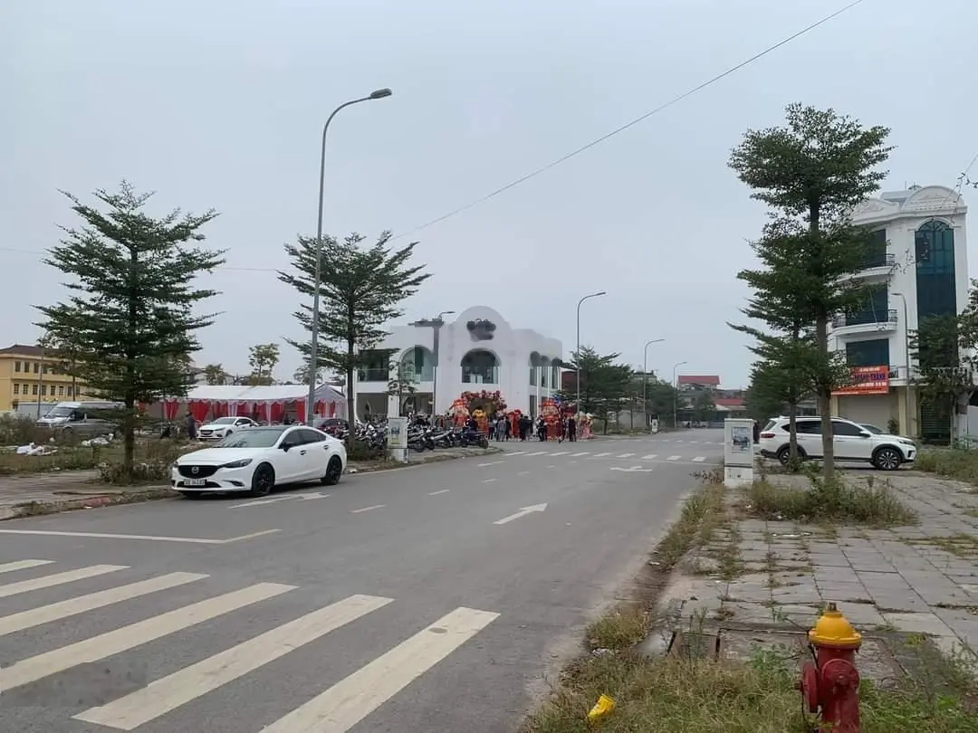 Bán lô đất làn 2 Trần Nguyên Hãn, 75m2 kinh doanh ngay, sẵn sổ giá 2, x tỷ
