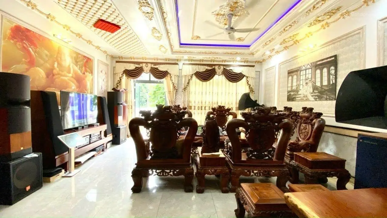 Biệt thự tân cổ điển gần chợ Dĩ An 1 và làng đại học quốc gia p. Đông Hòa BigC Go Tp. Dĩ An
