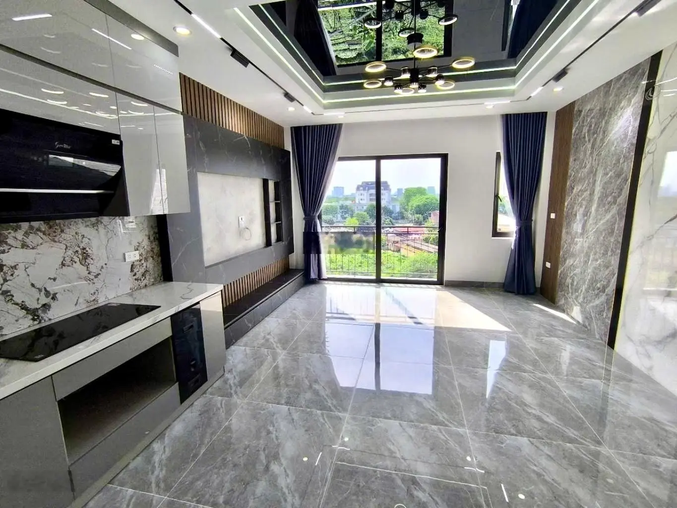 Phúc Đồng. Long Biên. Nhà Đẹp 7 Tầng Thang Máy Nhập Khẩu. Kinh Doanh.
