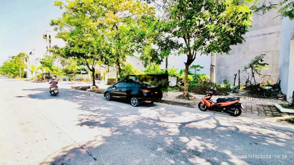 Cần bán 67,45m2 đất mặt tiền rộng đường đôi Tứ Minh kđt Vạn Lộc