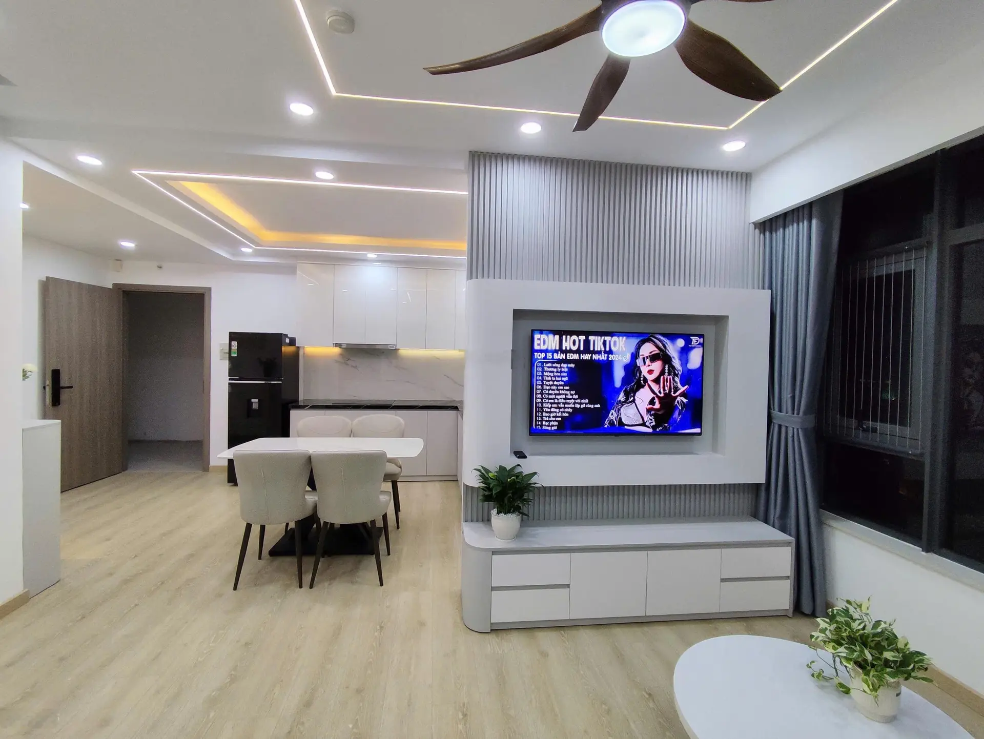 Chủ nhà gửi bán căn góc 2 mặt tiền toà nhà mường thanh viễn triều, dt 66m2 giá bán 2,3 tỉ
