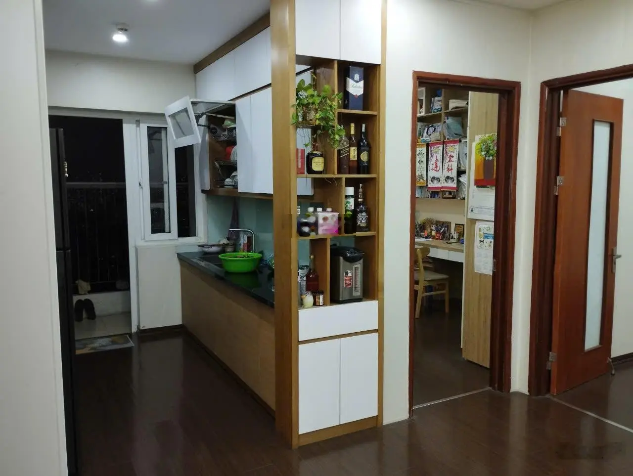 Chủ nhà cần tiền đầu tư nên bán gấp căn hộ 60m2 nhà đẹp giá 3,8 tỷ tại Iris Garden