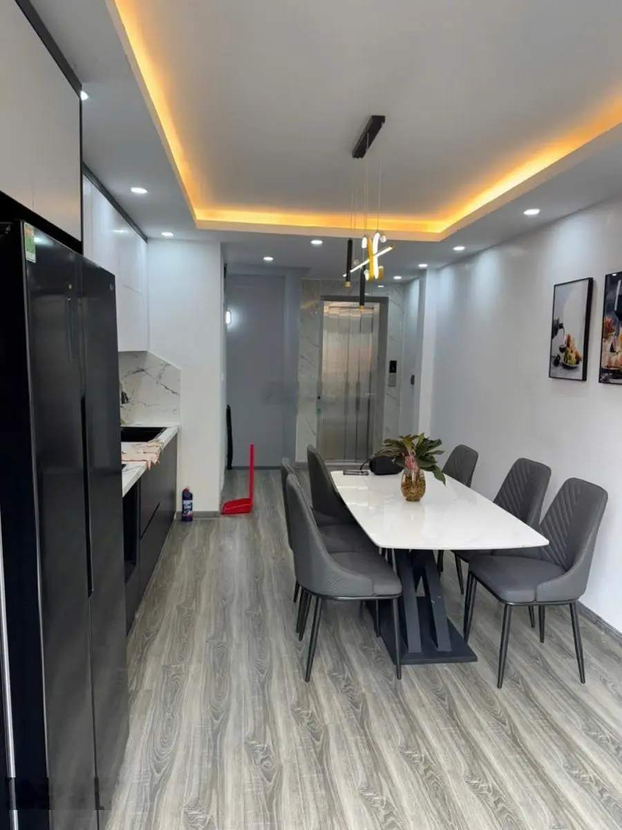 Siêu phẩm Tây Hồ, thang máy full NT, kinh doanh thang máy ô tô. DT 38m2 5T MT 3,5m giá 11,5tỷ có TL