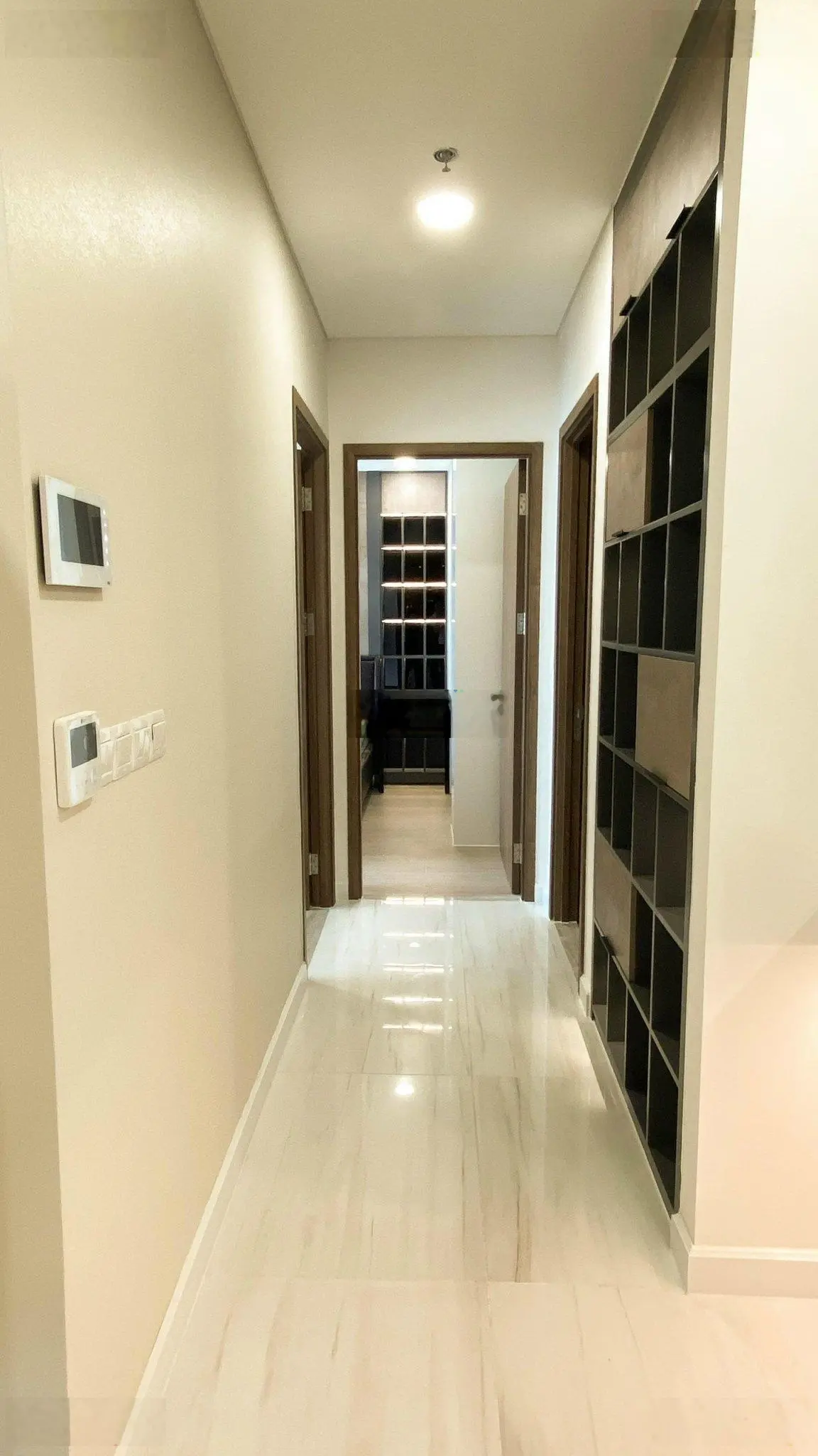 Bán căn hộ Kingdom 101, 2PN, 2WC, 78m2, căn góc, view Đông Nam, giá: 6 tỷ 550 nhận nhà