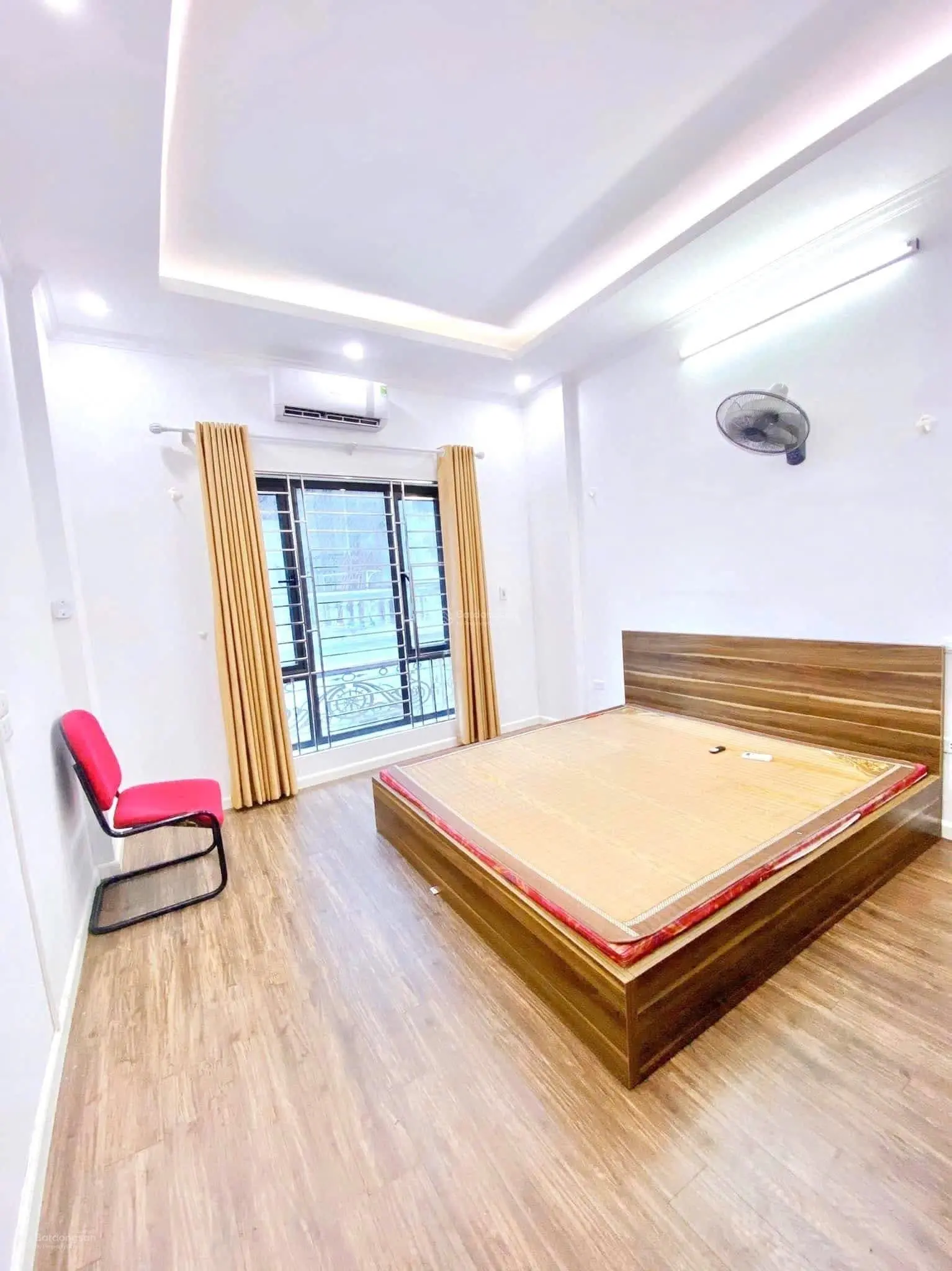 Nhà đẹp. Nhà đẹp Hồ Tùng Mậu DT 50m2-5tầng MT 3.7m nở hậu, ôtô qua cửa, KD, 30m ra phố, 12 tỷ nhỉnh