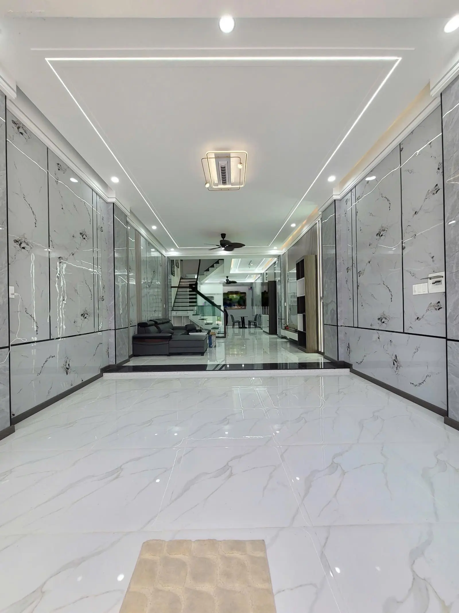 Nhà 1 trệt 2 lầu full nội thất ngay trung tâm y tế Dĩ An chỉ 6 tỷ 145.6m2, giá rẻ