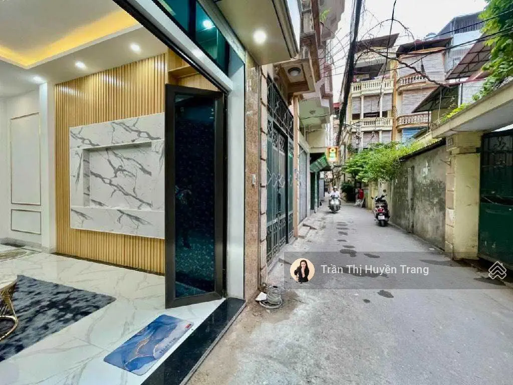 Bán nhà đẹp 40m2 Cầu Giấy, 4 tầng 4 ngủ, ngõ thông, ô tô đỗ cửa, 8 tỷ 100