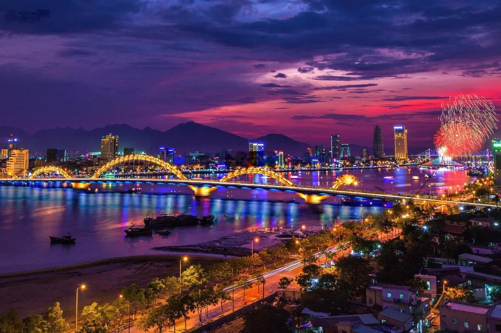 *Bán Tòa 7 tầng, mặt tiền Hải Phòng, Sát ST Nguyễn Kim, dt 120m2, Giá 12.8 Tỷ TL