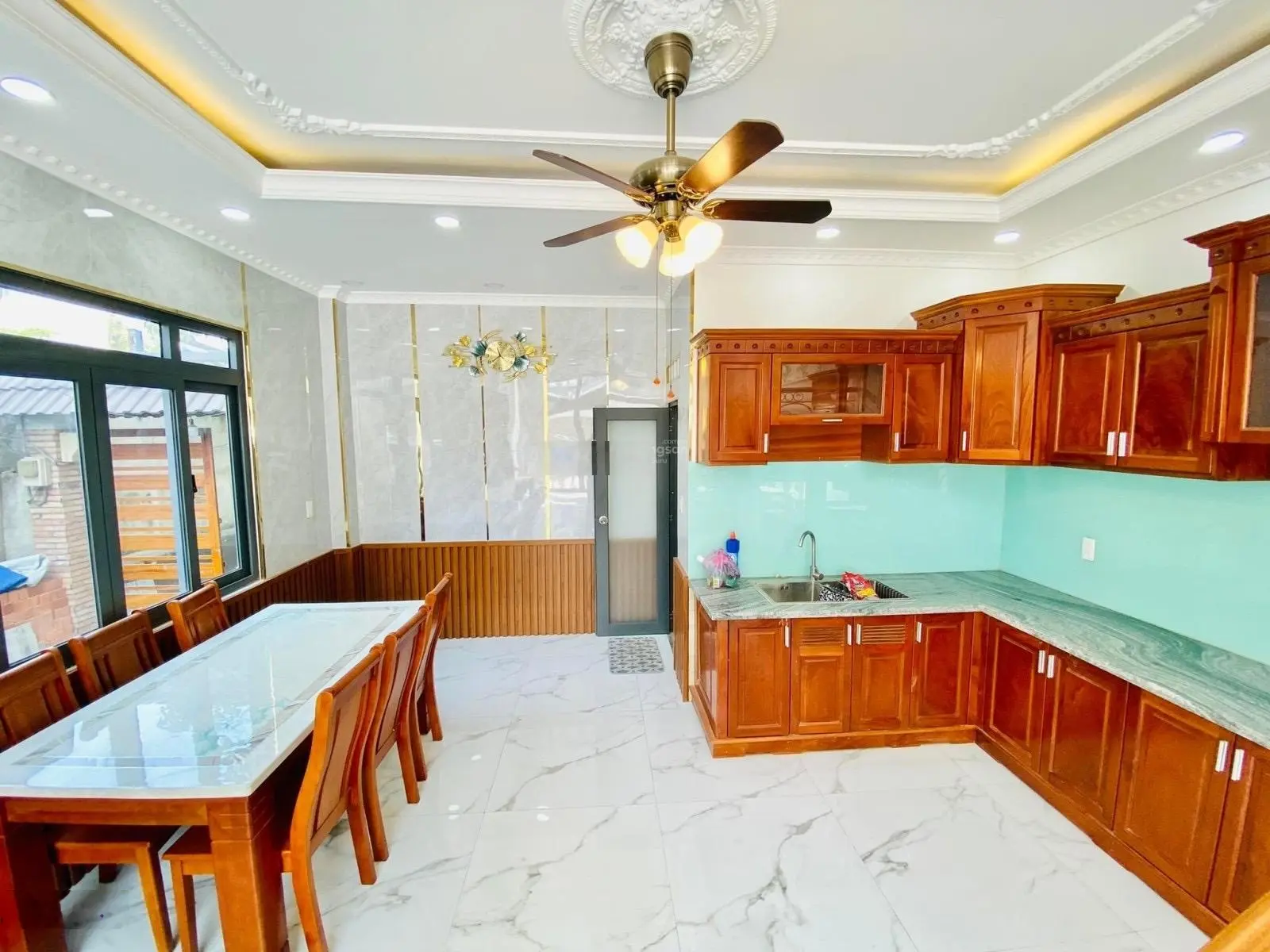 Hẻm oto cách chợ hiệp bình 50m, nhà 2 mặt thoáng, ngang 6 sâu 19,5, 1 trệt 1 lửng 2 lầu sân thượng.