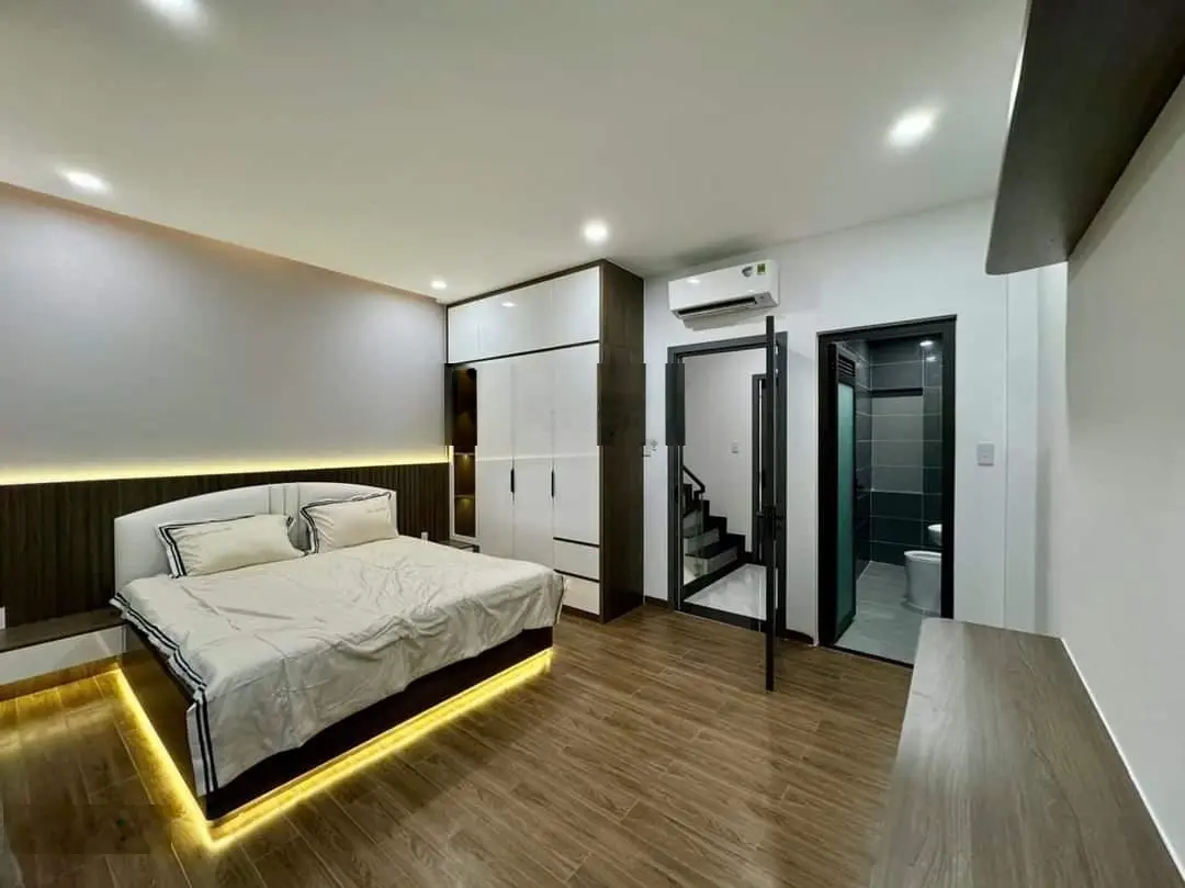Nhà mới 4 tầng, hẻm 10m. Gần cầu An Lộc, Hà Huy Giáp. Cách Gò Vấp 200m