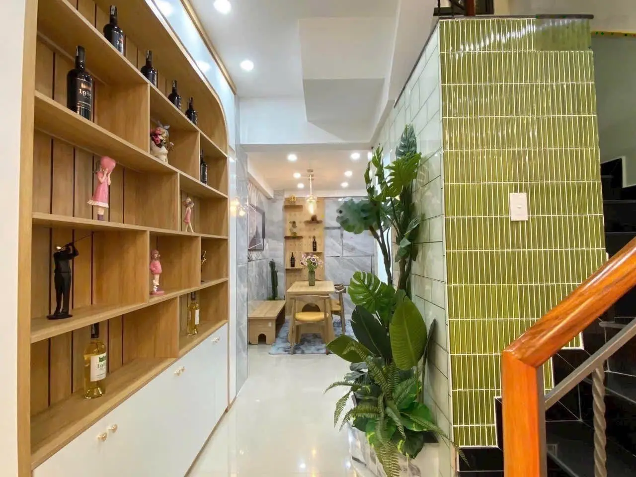 Nhà mặt tiền đường Tô Hiến Thành, Quận 10, DT 51,2m2, giá 2 tỷ 550, vị trí xuất sắc, sổ hồng riêng