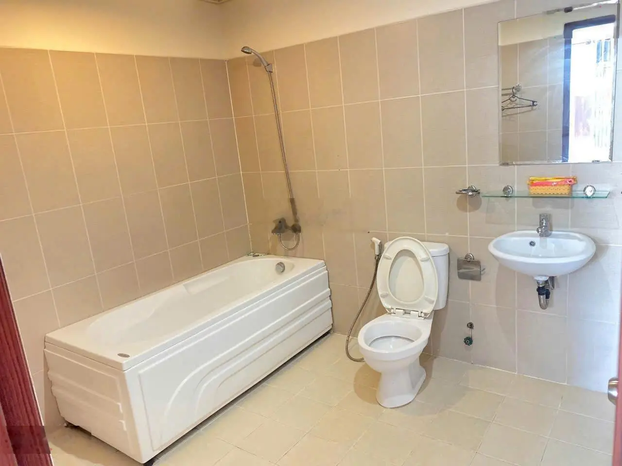 ĐẠI HẠ GIÁ 70 TỶ. BÁN KHÁCH SẠN SIÊU VIP MT NGUYỄN THỊ THẬP KỀ KDC TRUNG SƠN