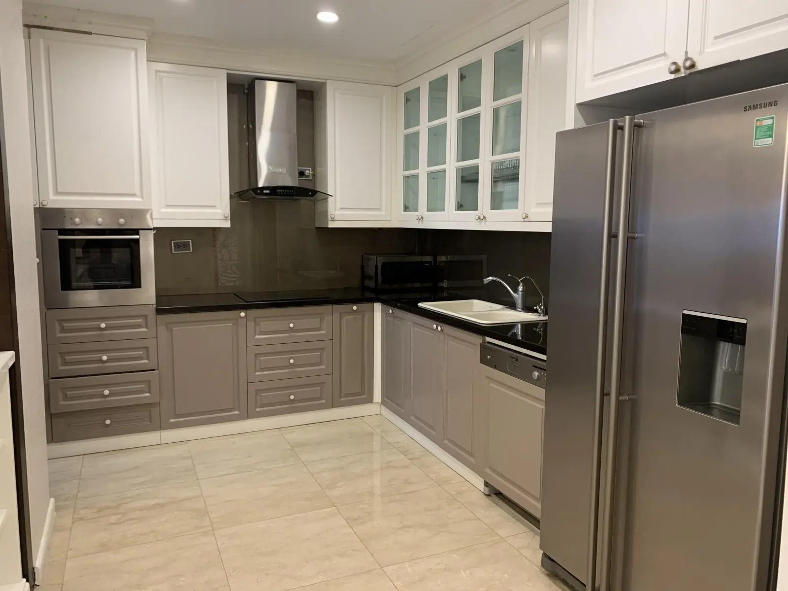 Bán căn hộ tòa L2 Ciputra, 267m2, 4 phòng ngủ