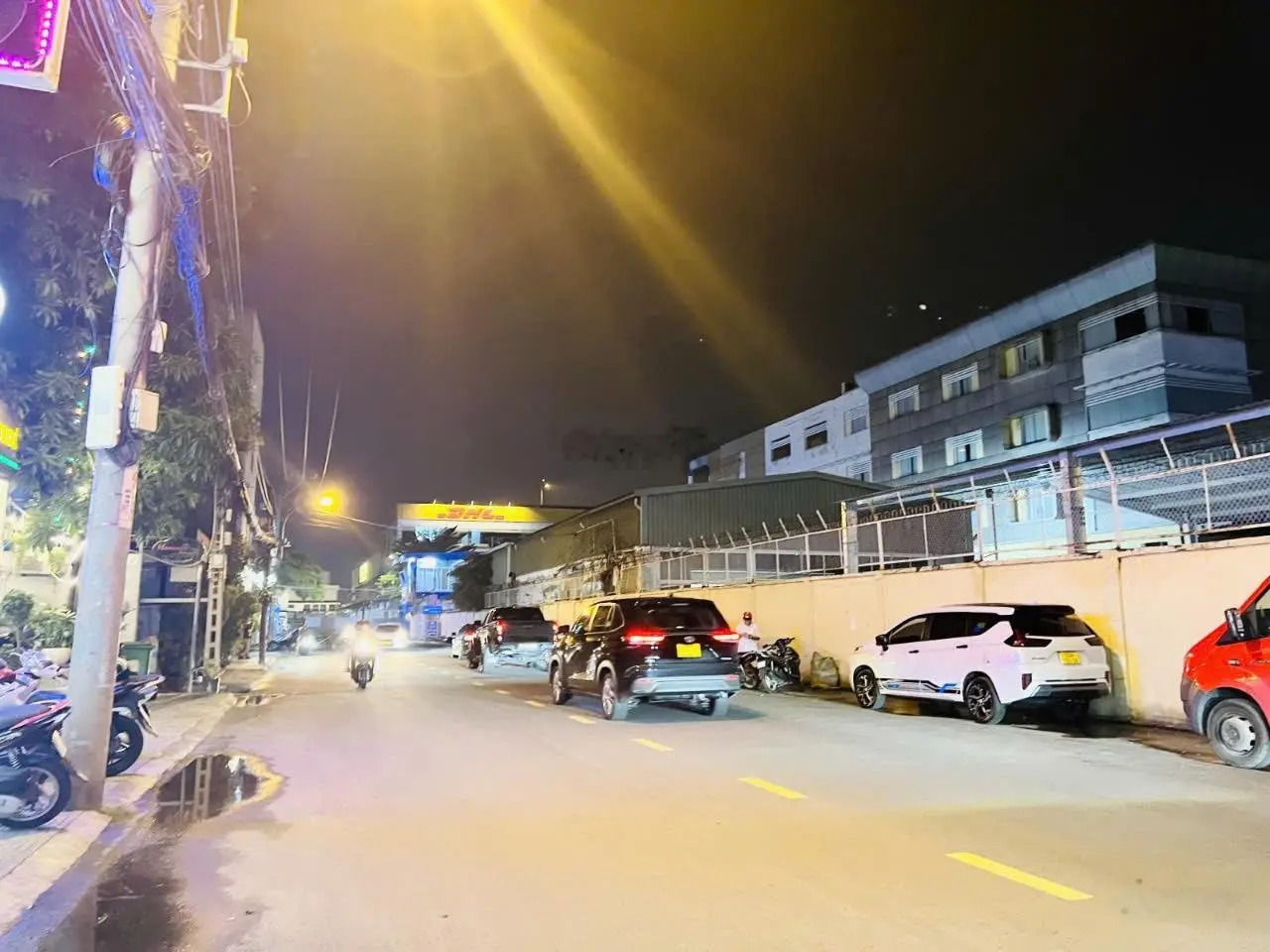 Định cư bán nhà 4 tầng mặt tiền kd hậu giang ngay sân bay tân sơn nhất phường 2 tân bình 12tỷ.