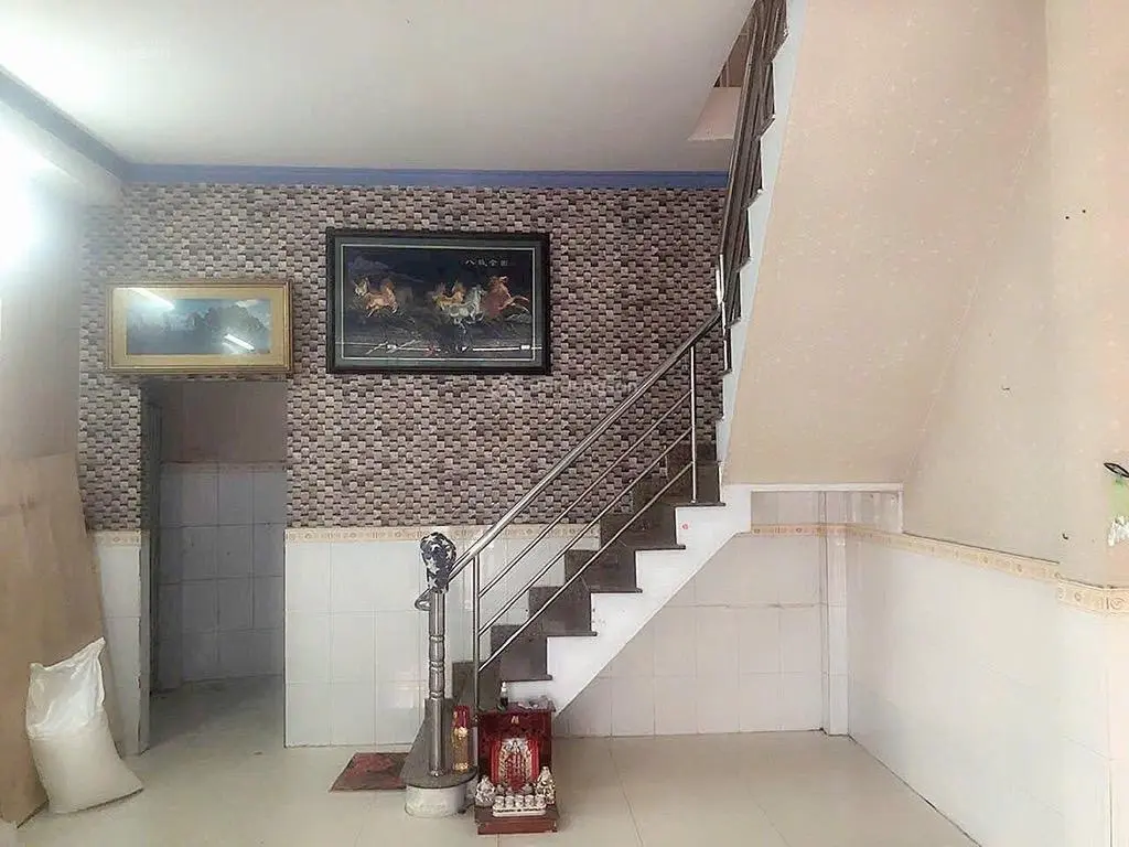 Bán nhà giá rẻ Quận 6- 3 tầng- 3 pngủ- ngang 4,6m- hẻm 242 Bà Hom xe hơi thông tứ phía-giá 4,65 tỷ