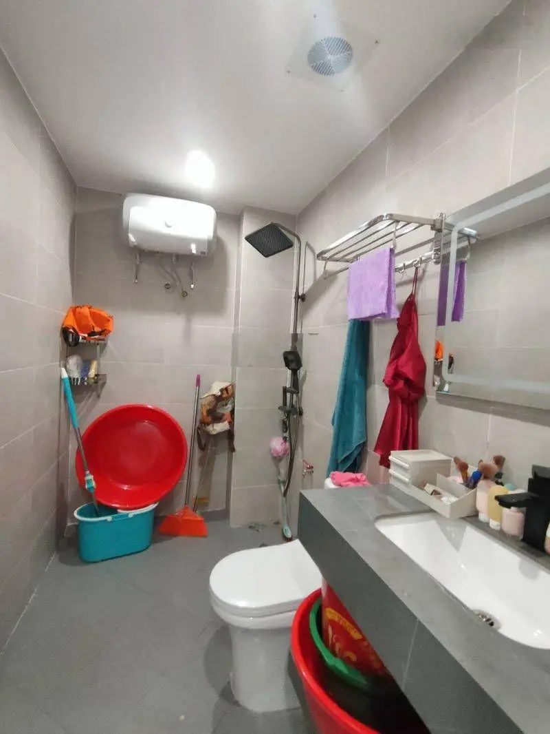 Bán nhà riêng 4PN, 3WC, 41m2, mặt ngõ thông, tại Vĩnh Hưng, 6,35 tỷ.