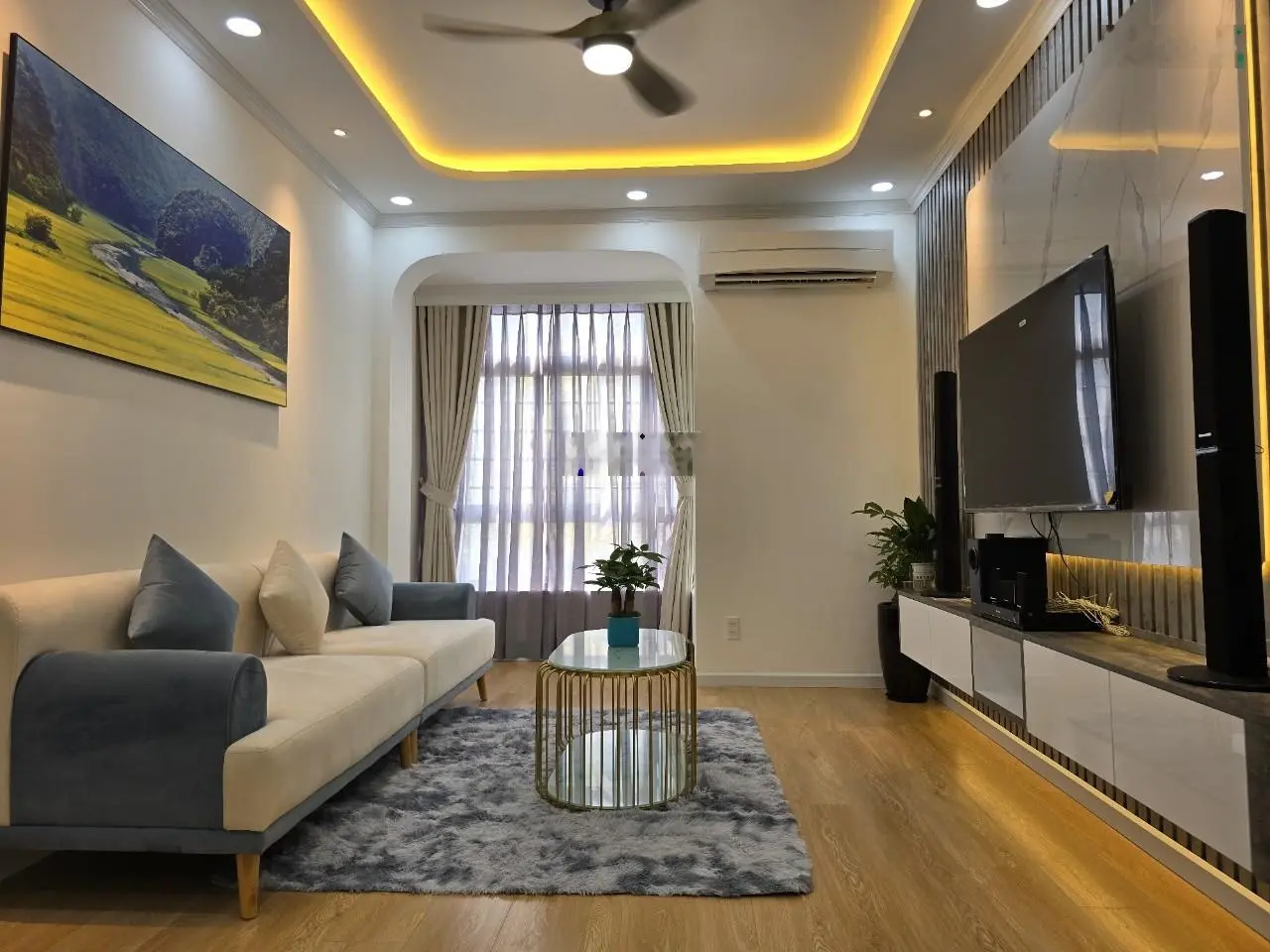 Cơ hội vàng sở hữu căn hộ Sky Garden 2PN - giá cực tốt đang cho thuê 18 triệu/th. 0914 241 *** Thư