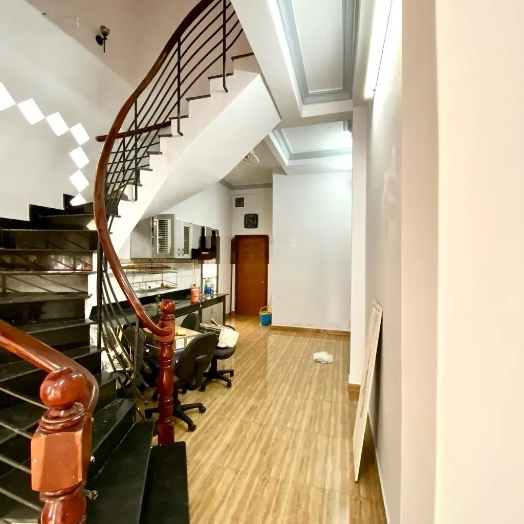 Hẻm xe tải tránh - Đinh Tiên Hoàng - Bình Thạnh - 8 tỷ 45 - 69m2 - 4 tầng