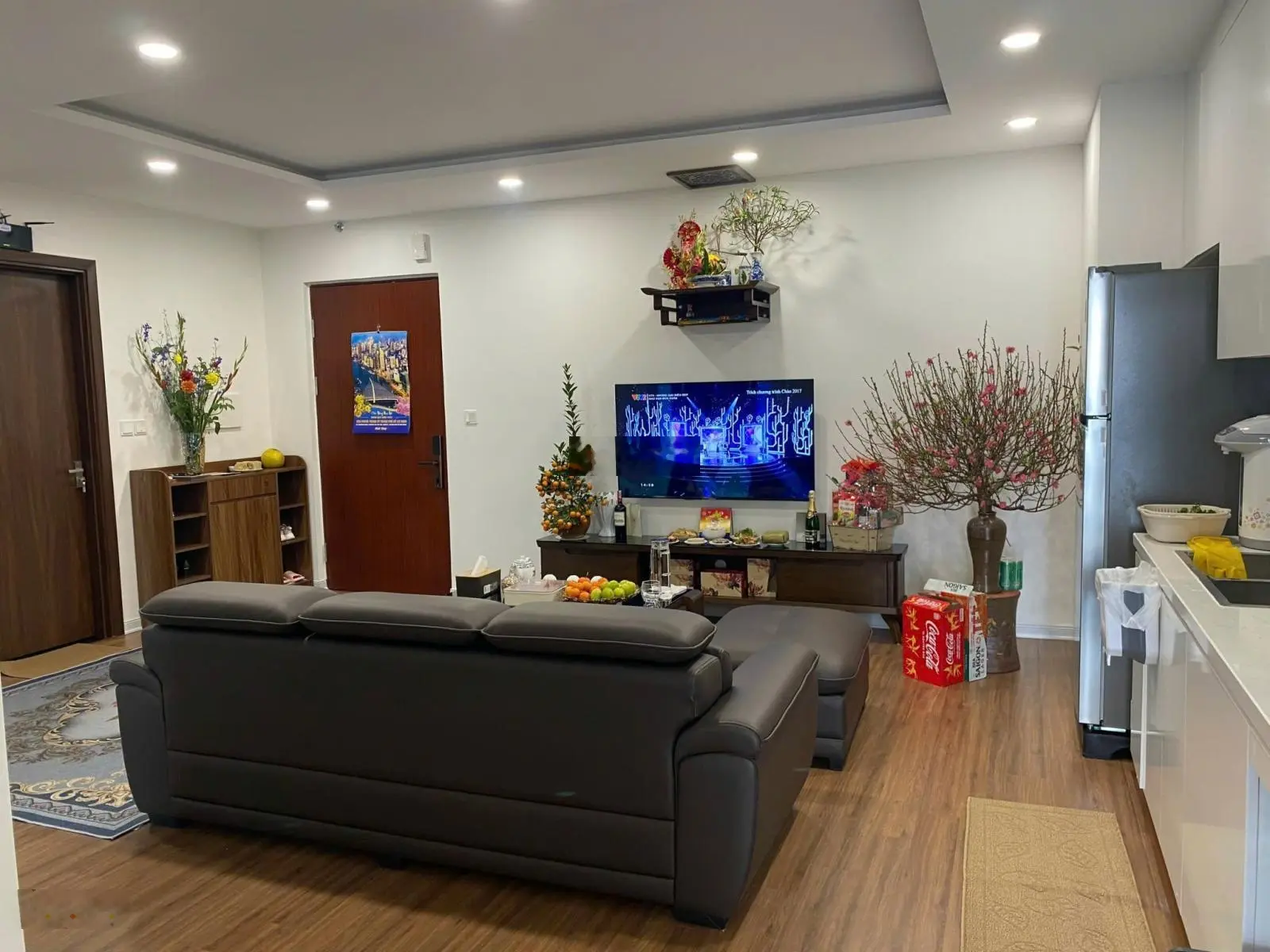 Bán gấp CH 63m2 2PN 2VS, full nội thất, view sông Đuống cực mát, SĐCC vay bank, 3.25 tỷ