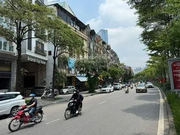 Nhà mặt phố Đào Tấn Ba Đình, 105m2, mặt tiền 6,1m, phố lớn vỉa hè rộng, cạnh Liễu Giai, Văn Cao.