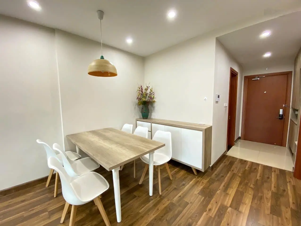 Chính chủ bán căn Hoàn Thành Pearl 80m2(2N2VS). Tầng trung, view Mỹ Đình có slot ôtô. Lh Ms Vân Hà