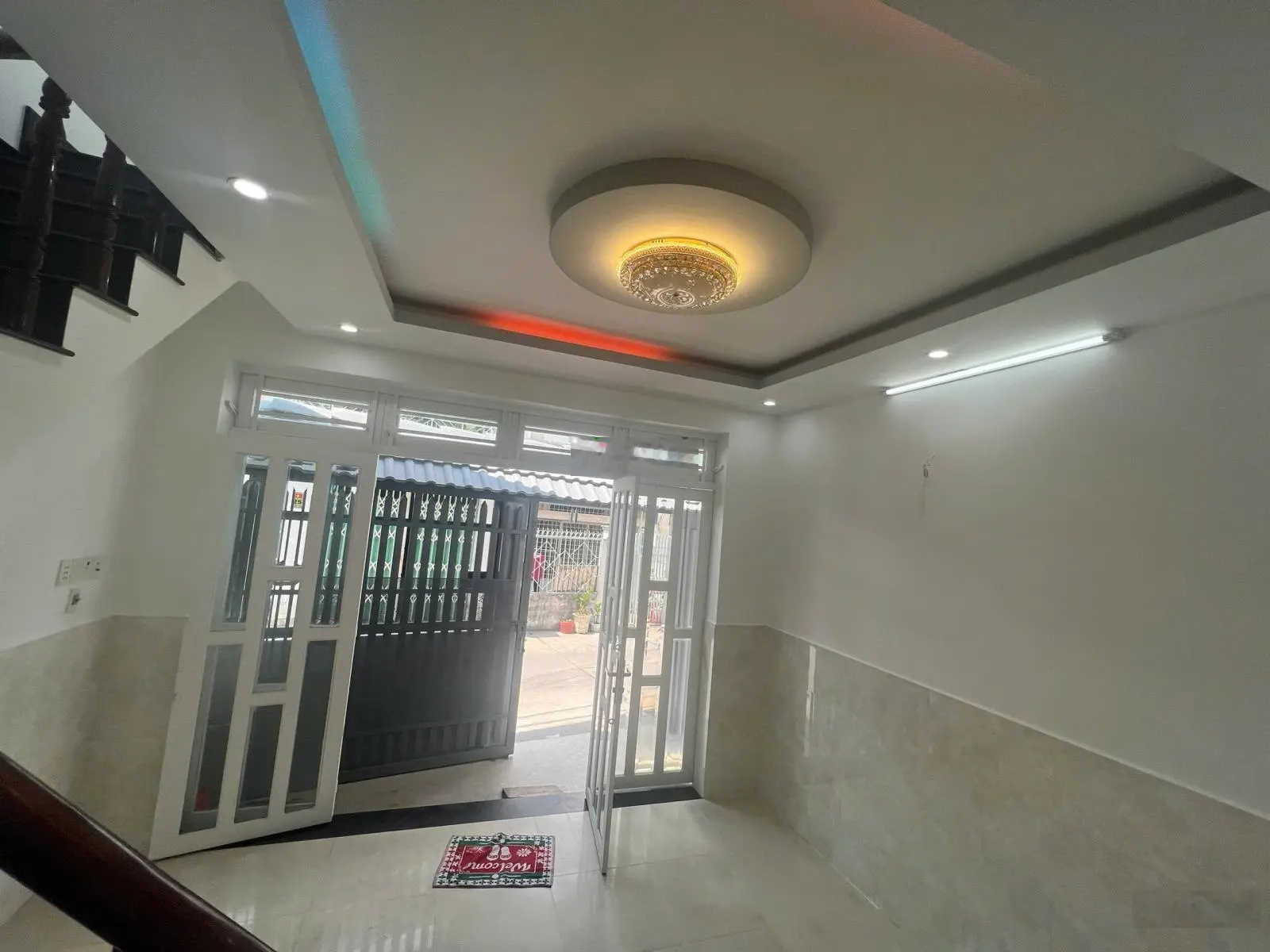 Nhà mặt tiền đường 198 Đỗ Xuân Hợp, Phước Long A, Quận 9, DTCN 40m2/3.9 tỷ thương lượng