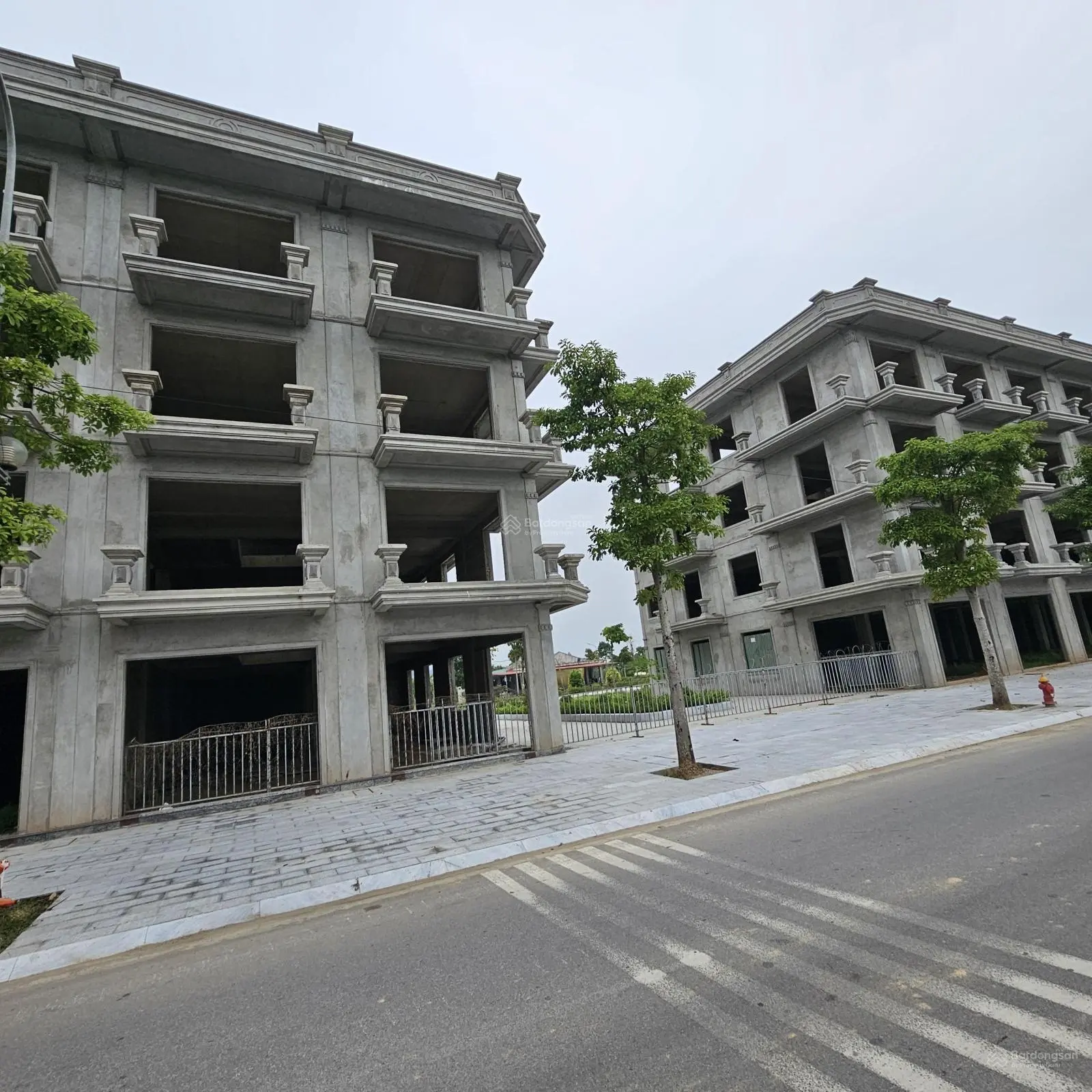 HÀNG HOT! Bán nhà mặt phố 180m2, mt 10m ngay mặt Đường CSEDP, Quảng Thắng, TP. Thanh Hóa